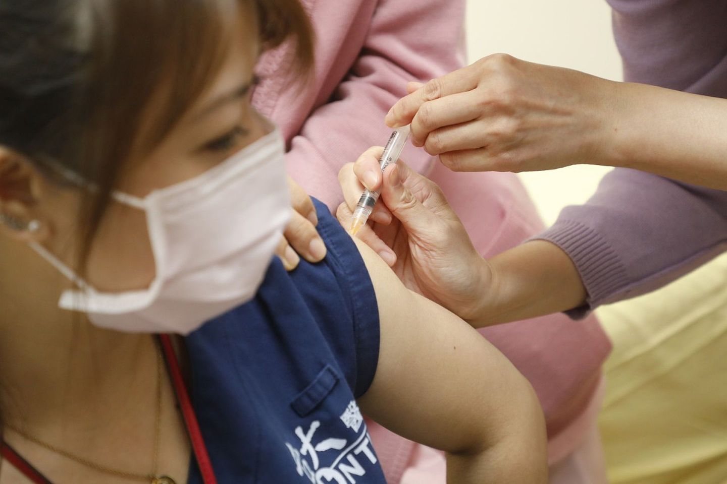 台湾首批11.7万剂阿斯利康（AstraZeneca）疫苗于3月22日开放医护人员施打。（吴逸骅／多维新闻）