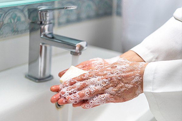 iStock-soap-hands.jpg,0
