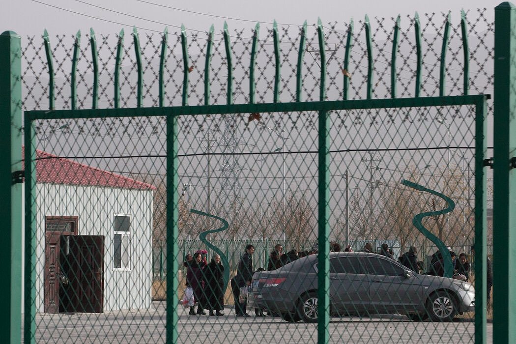 中国新疆阿图什市的一所再教育营。成千上万人——甚至可能是上百万人——被送入这样的再教育营，这是中国对维吾尔族人镇压行动的一部分。