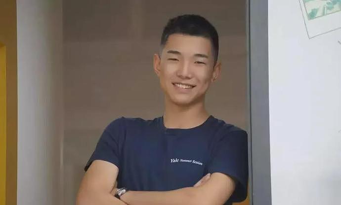 19岁的中国留学生在海外自杀，为什么全网都在骂他爹？（视频/组图） - 2