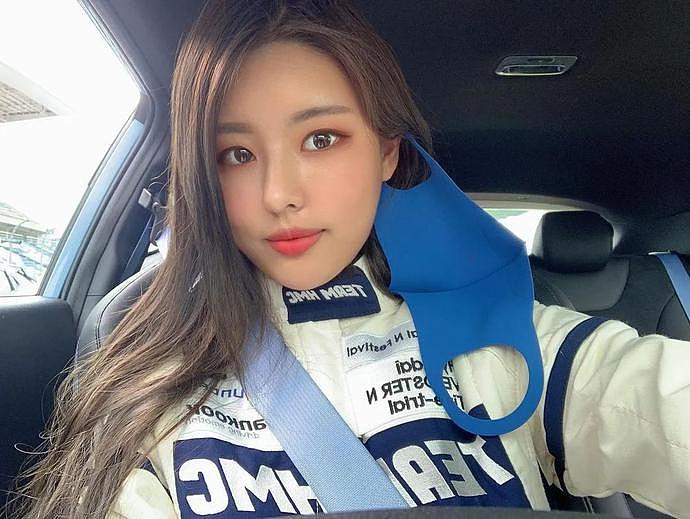 【美女】24岁韩国赛车手小姐姐，身材性感火辣的欧美范，登顶杂志封面！（组图） - 17