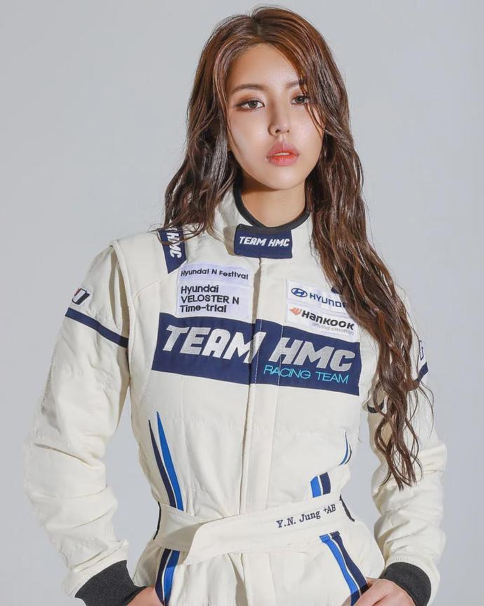 【美女】24岁韩国赛车手小姐姐，身材性感火辣的欧美范，登顶杂志封面！（组图） - 18