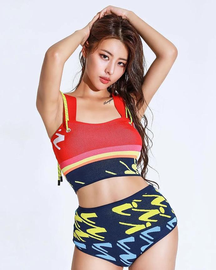 【美女】24岁韩国赛车手小姐姐，身材性感火辣的欧美范，登顶杂志封面！（组图） - 28