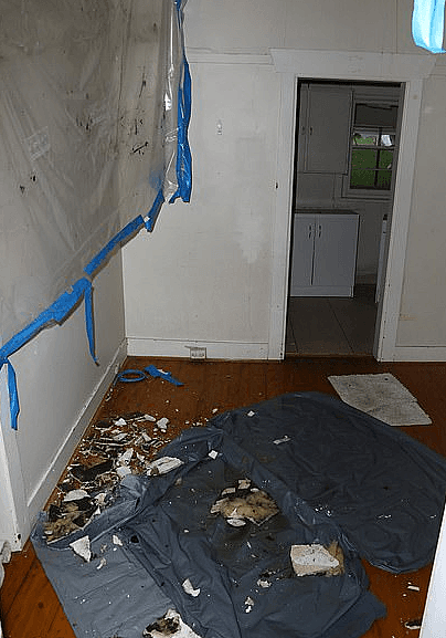 悉尼华人区房产屋顶坍塌，墙壁开裂！隔壁在建公寓楼被指“罪魁祸首”，屋主：根本没法住人（组图） - 10