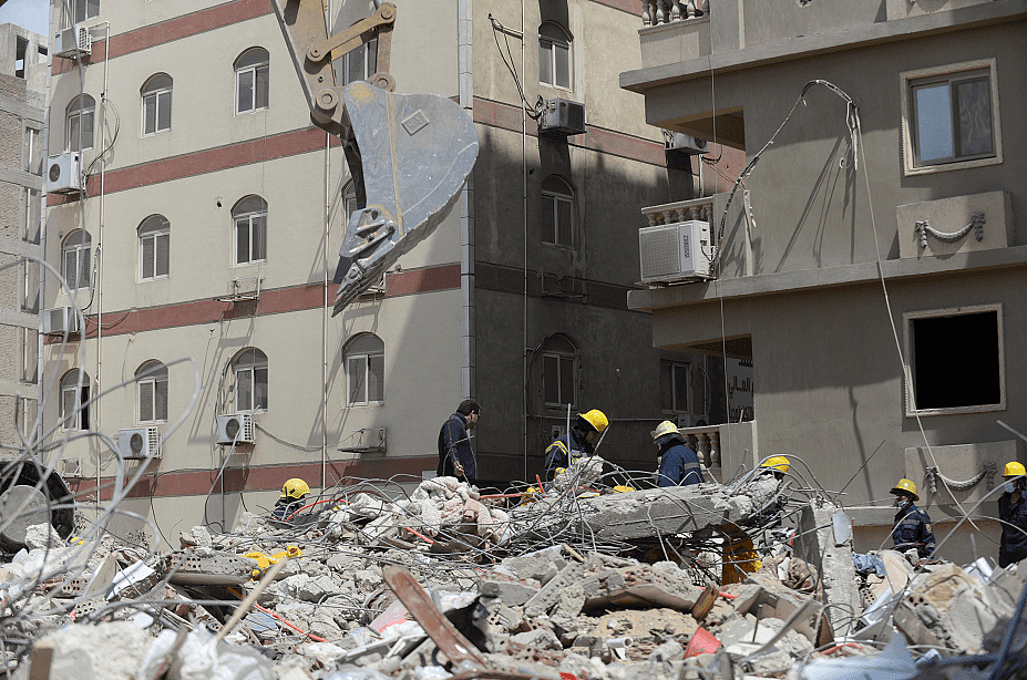 埃及首都居民楼倒塌16人死亡 十层建筑转眼成废墟（组图） - 3