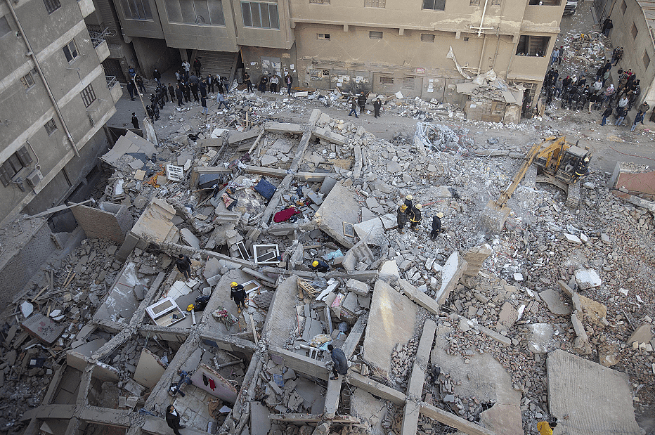 埃及首都居民楼倒塌16人死亡 十层建筑转眼成废墟（组图） - 2