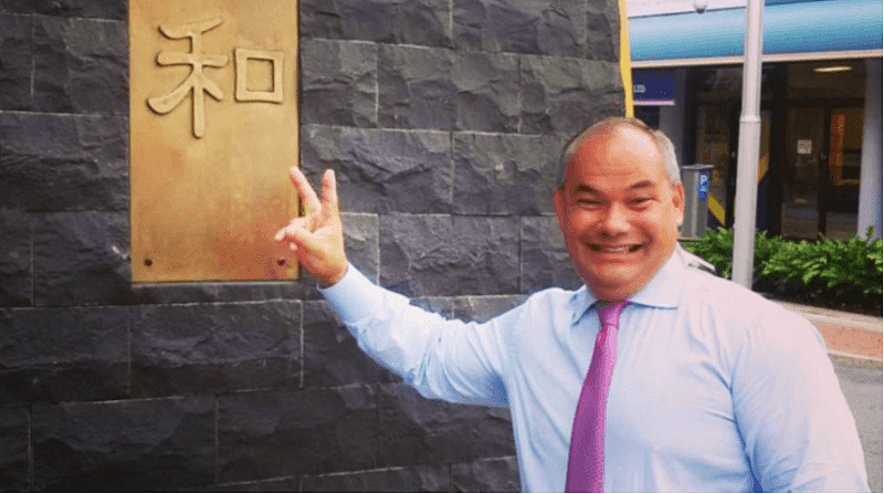 华人把猫当早餐？澳市长发表种歧言论，事后道歉：开个玩笑（图） - 2