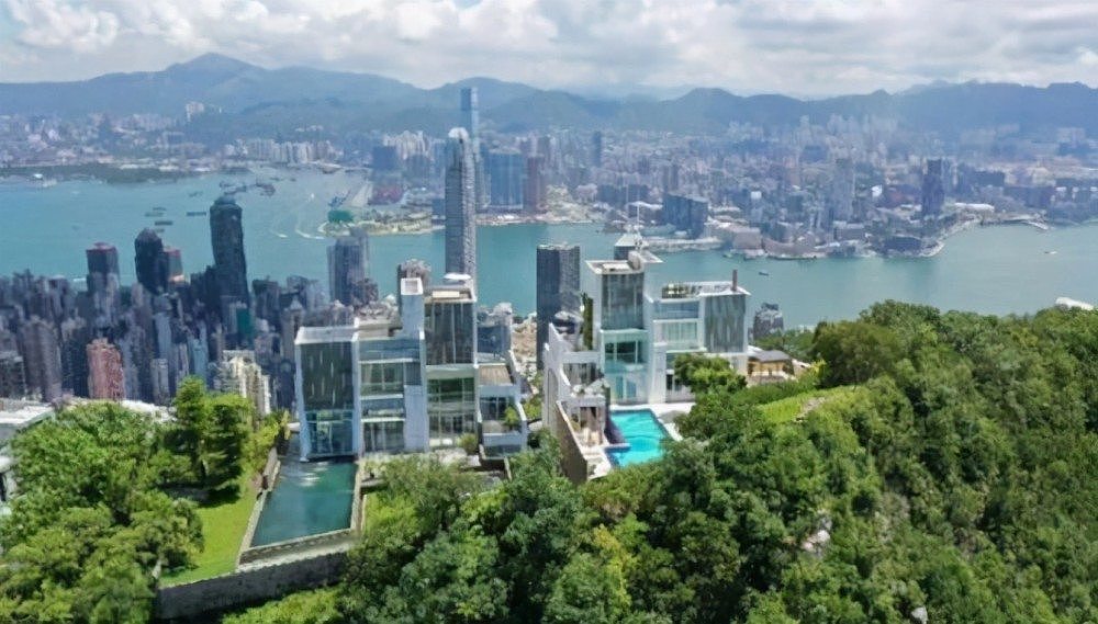 58岁周星驰在香港的豪宅曝光：住在山上深居简出，几乎看到整个香港岛（组图） - 4