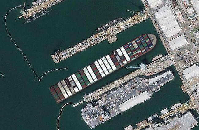 堵住苏伊士运河的货轮多大？和美俄英三国航母摆在一起比比（组图） - 2