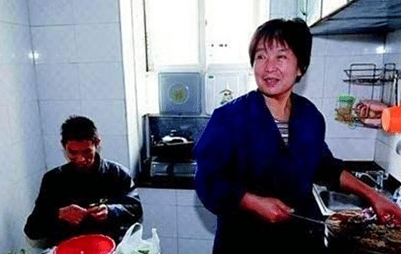 12年前，伟大母亲陈玉蓉割肝救子感动全中国，如今母子生活如何？（组图） - 5