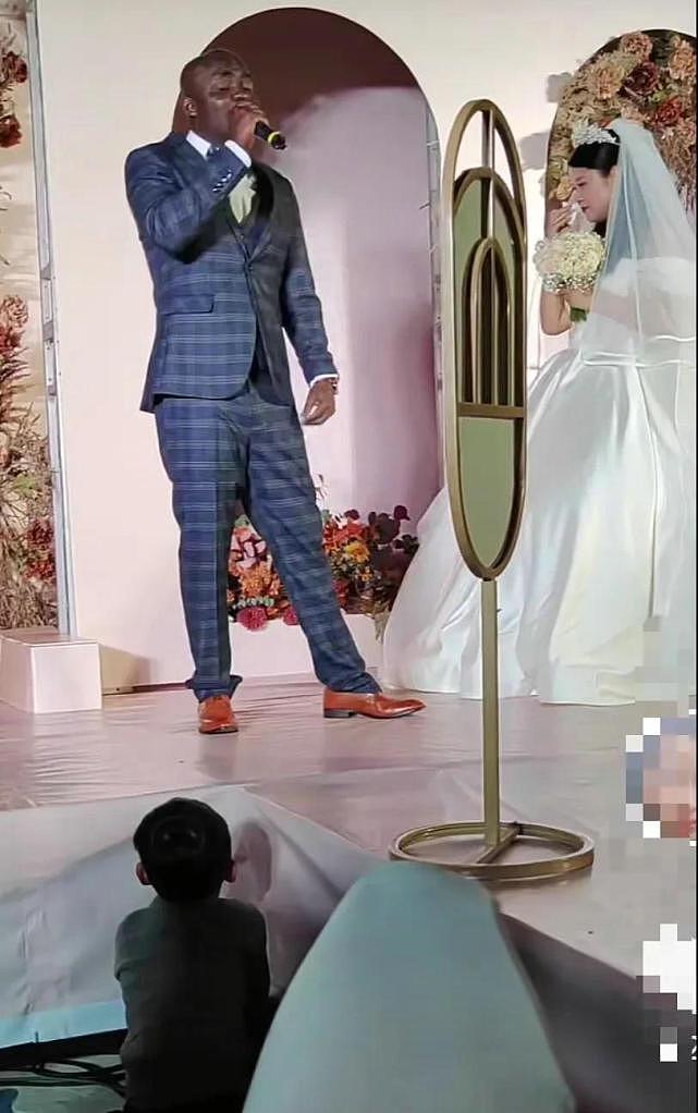 非洲黑人小伙和中国新娘大婚！网友不赞成这门婚事：这新娘图啥呢？（组图） - 5
