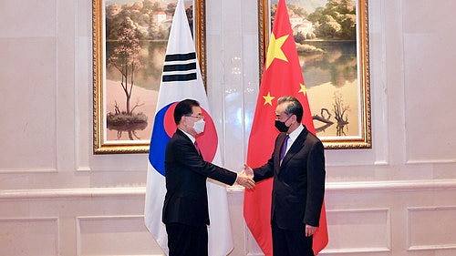 王毅与韩国外长会晤，同意将举行中韩首轮副部级外交安全2+2对话（组图） - 1