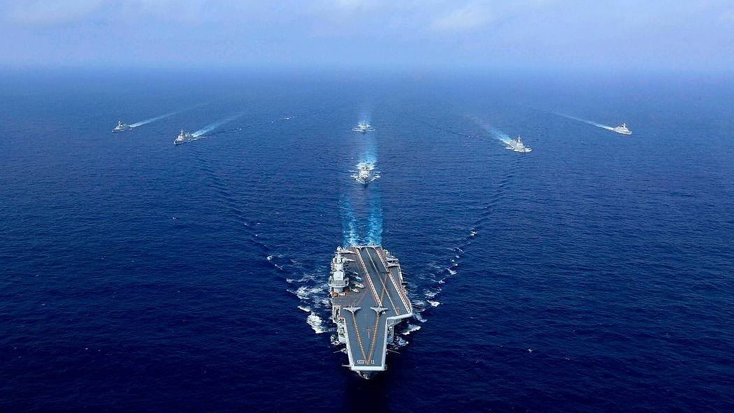 日本防卫省：中国辽宁号等六舰艇通过冲绳进入太平洋（组图） - 1