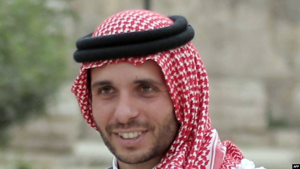 约旦前王储约旦国王阿卜杜拉同父异母的弟弟哈姆扎·本·侯赛因亲王(Prince Hamzah Bin Hussein) 2015年9月9日在安曼出席记者会。（法新社 资料照）