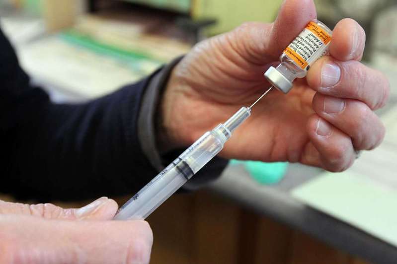 新冠疫苗有效多久？ （示意图，本报档案照）
