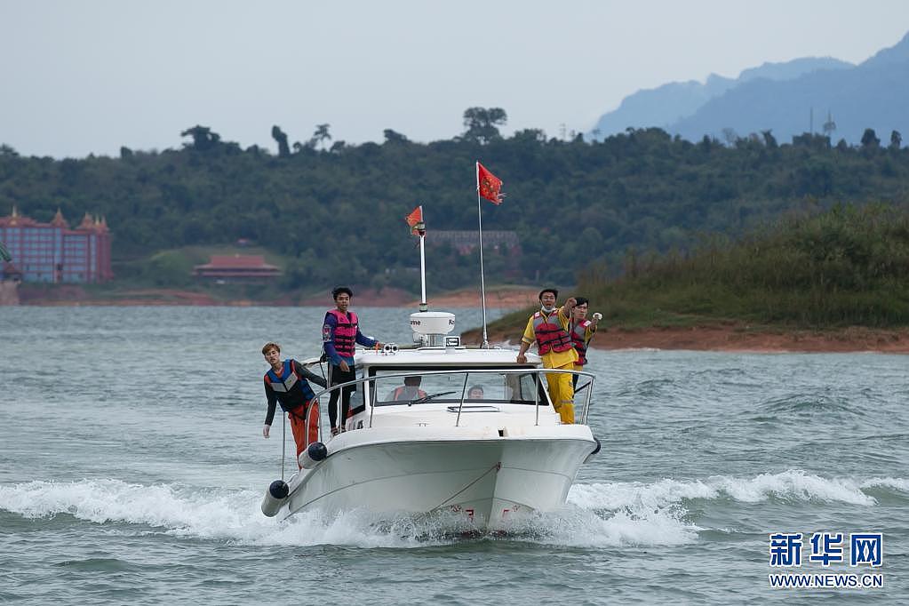 老挝旅游区载39人游艇翻船8人死亡 目击者：伤亡人员可能包括该国前主席 （图） - 7