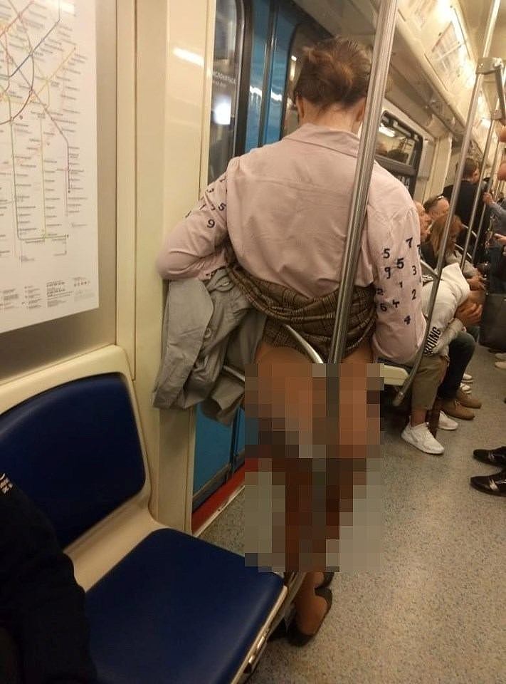 地铁求让座被拒 她撩裙脱内裤怒骂：人家是女生（图） - 2