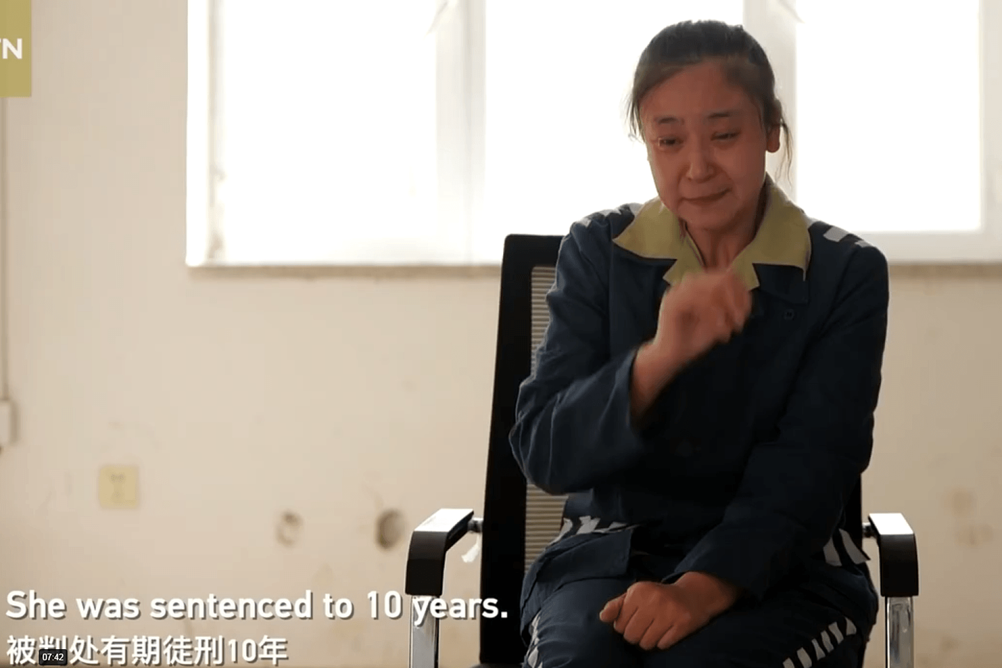 中国最新新疆反恐纪录片发布。该名罪犯被判处有期徒刑10年。（微博@CGTN视频截图）