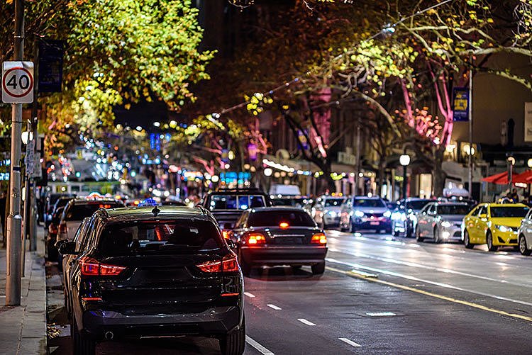 cars-parked-on-melbourne-street-at-night.jpg,0