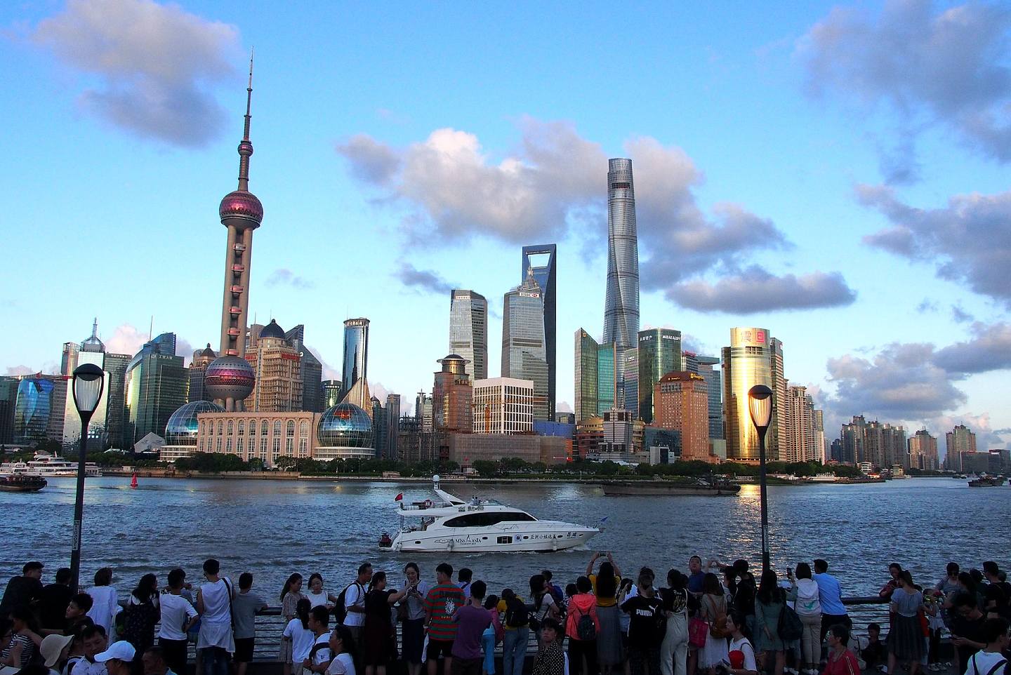 上海首次成为全球生活成本最高城市。 （新华社）