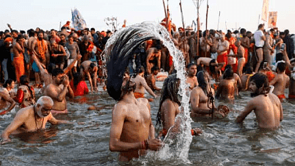 1.5亿人赴恒河“圣浴”，印度好像并不慌