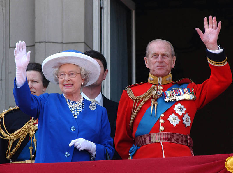 英国已故菲利普亲王（右）的最后愿望是能够回到他与女王（左）住的温莎堡，躺在家中的床辞世，而不是医院的病床上。 （法新社档案照）