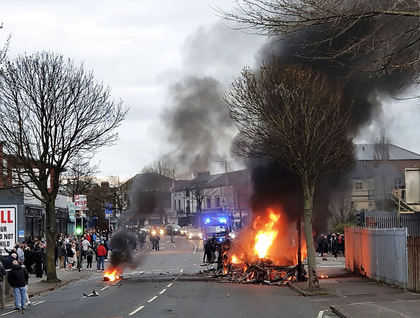 北爱“保皇派”为主的Shankill路4月7日发生纵火。（美联社）