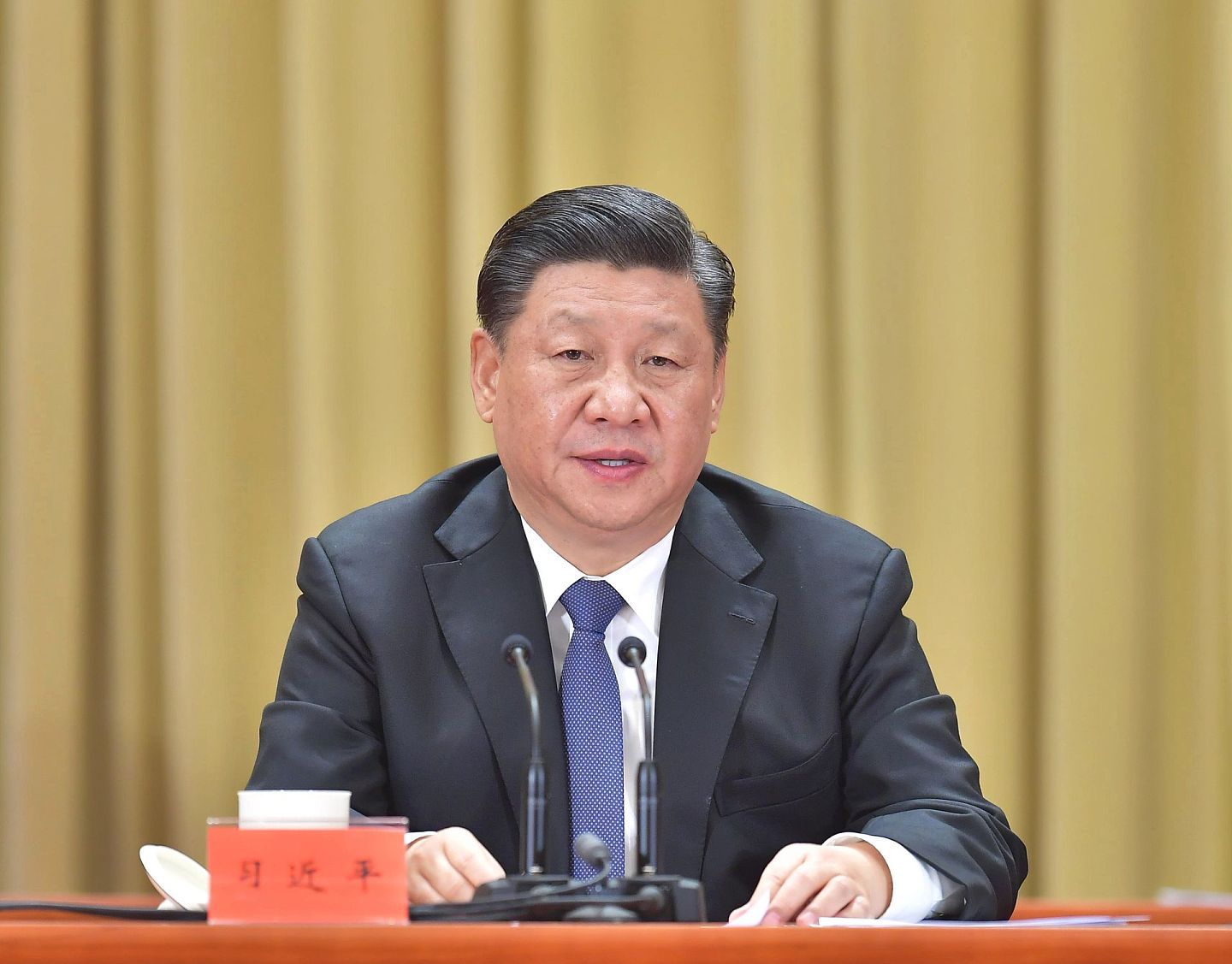 中国最高领导人习近平多次表示，两岸政治分歧问题不能一代一代的传下去。（新华社）