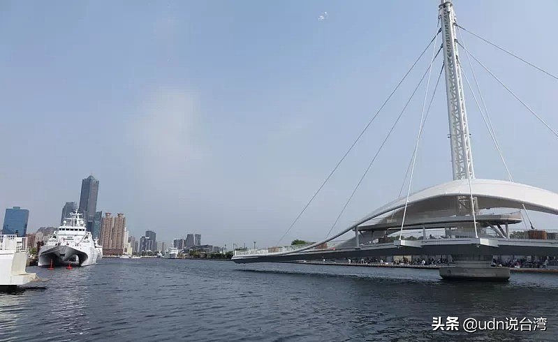 高雄大港桥造价4亿旋转设计 启用9个月没船通过