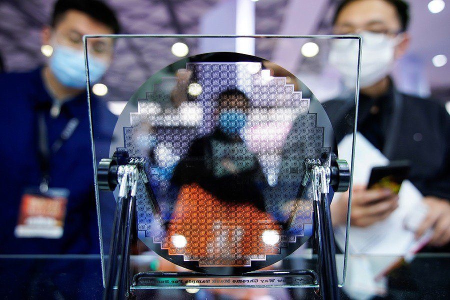 字节跳动宣布要进军半导体，商汤科技、阿里巴巴、腾讯等AI巨头也都有自己的晶片计画，显示中国已进入新一波的半导体热潮。 图／路透社