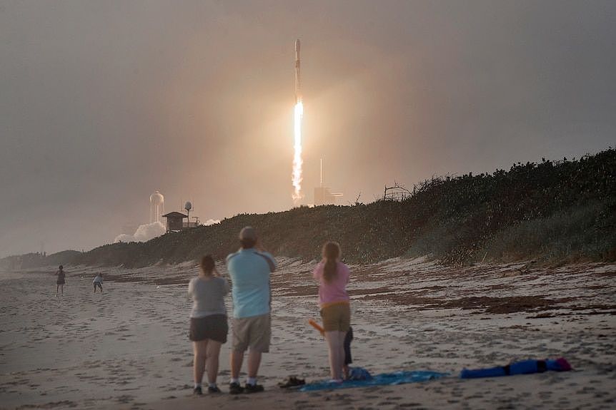 A SpaceX Falcon 9 rocket carrying 60 Starlink satellites