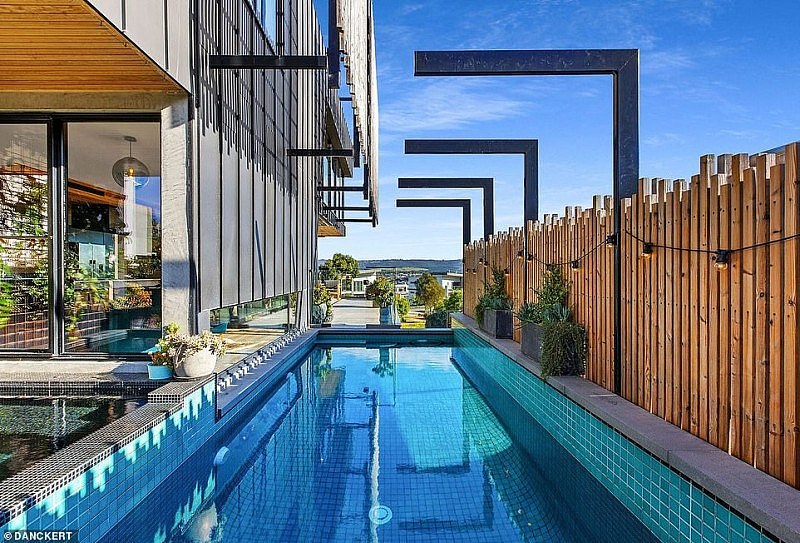 澳洲$250万海滨豪宅层层坐拥美景，户外浴缸为一大特色（组图） - 2