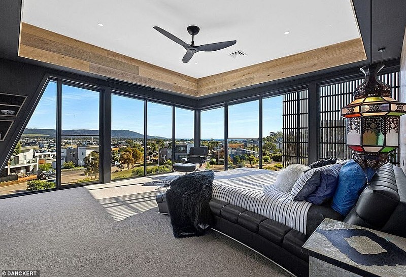 澳洲$250万海滨豪宅层层坐拥美景，户外浴缸为一大特色（组图） - 4