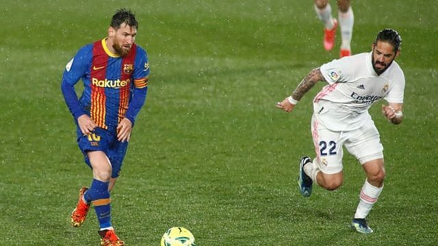 巴塞罗那的莱昂内尔·梅西（Lionel Messi）在与皇家马德里的比赛中