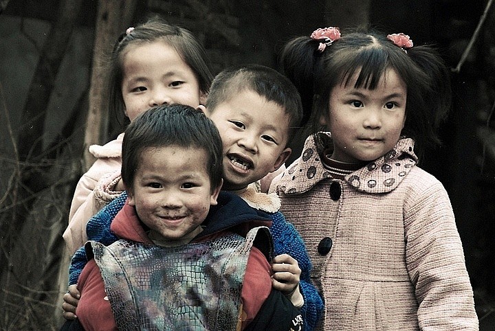 她曾收养118名孤儿感动中国，背后却有恶魔的一面（组图） - 4
