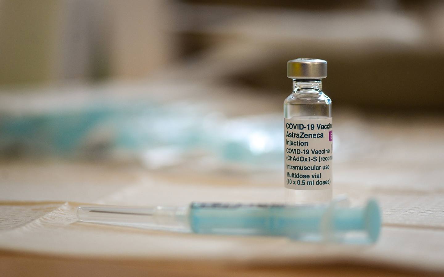 图为2021年3月20日，英国英格兰布里德波特一间医疗中心的阿斯利康制药公司新冠疫苗。 （Getty Images）