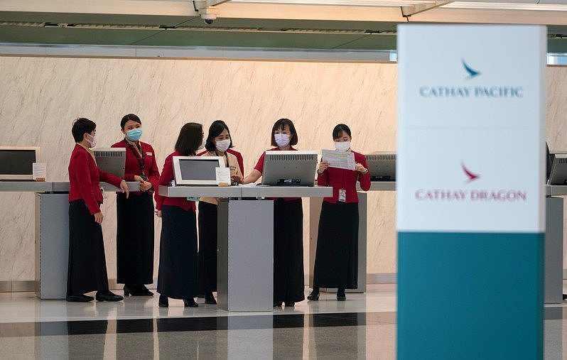 香港国泰航空（Cathay Pacific Airways）22日宣布，将关闭在加拿大的机师基地，并已提议关闭在澳洲与纽西兰的机师基地。 （中通社）