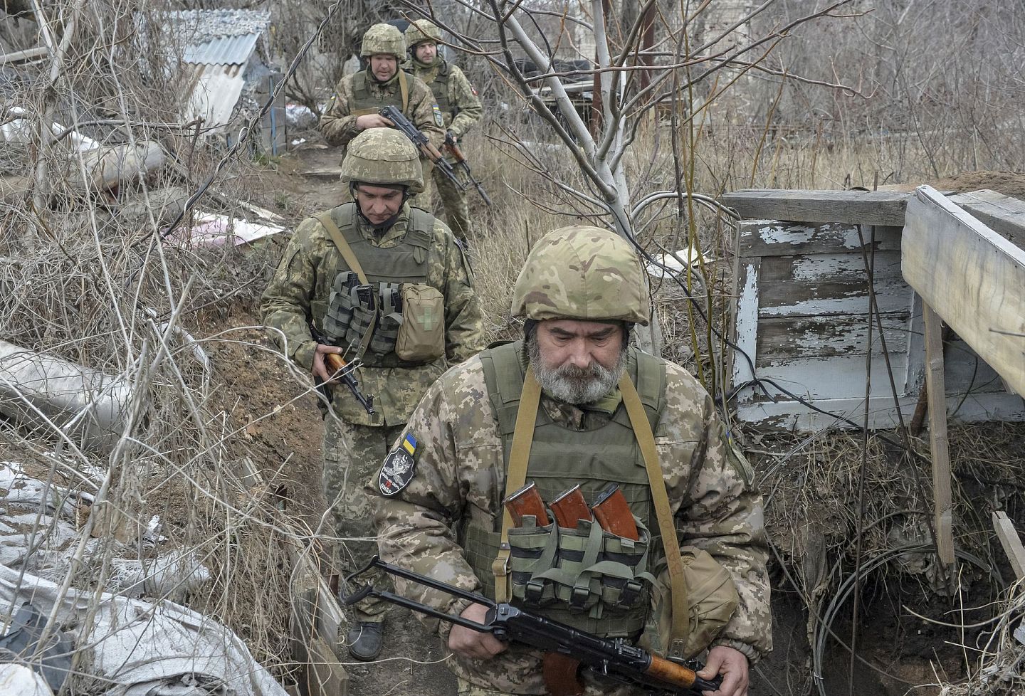 乌克兰东部冲突导致紧张升级，俄-乌边界大量集结军队。（Reuters）