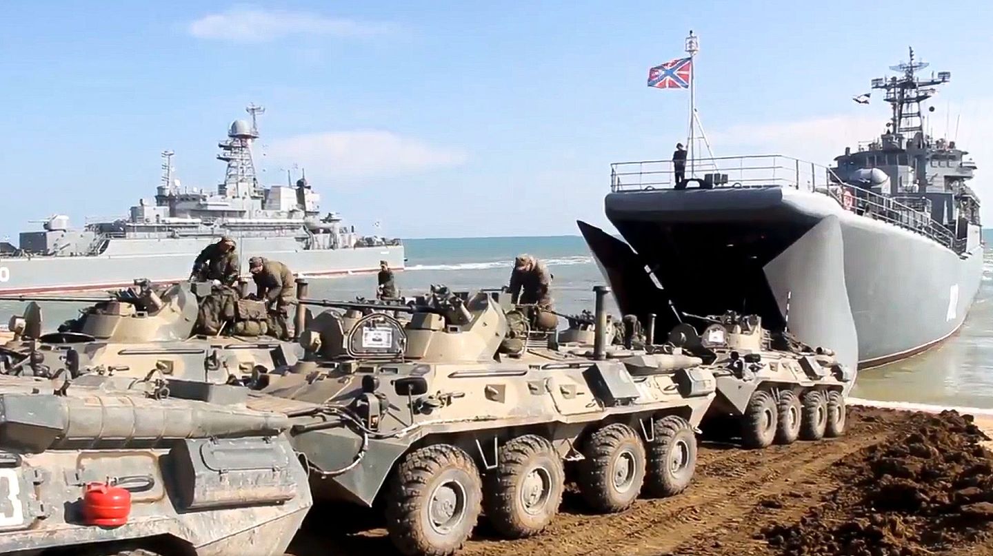 俄罗斯撤军并不意味着乌东局势的缓和，未来双方仍有可能大兵压境。（AP）