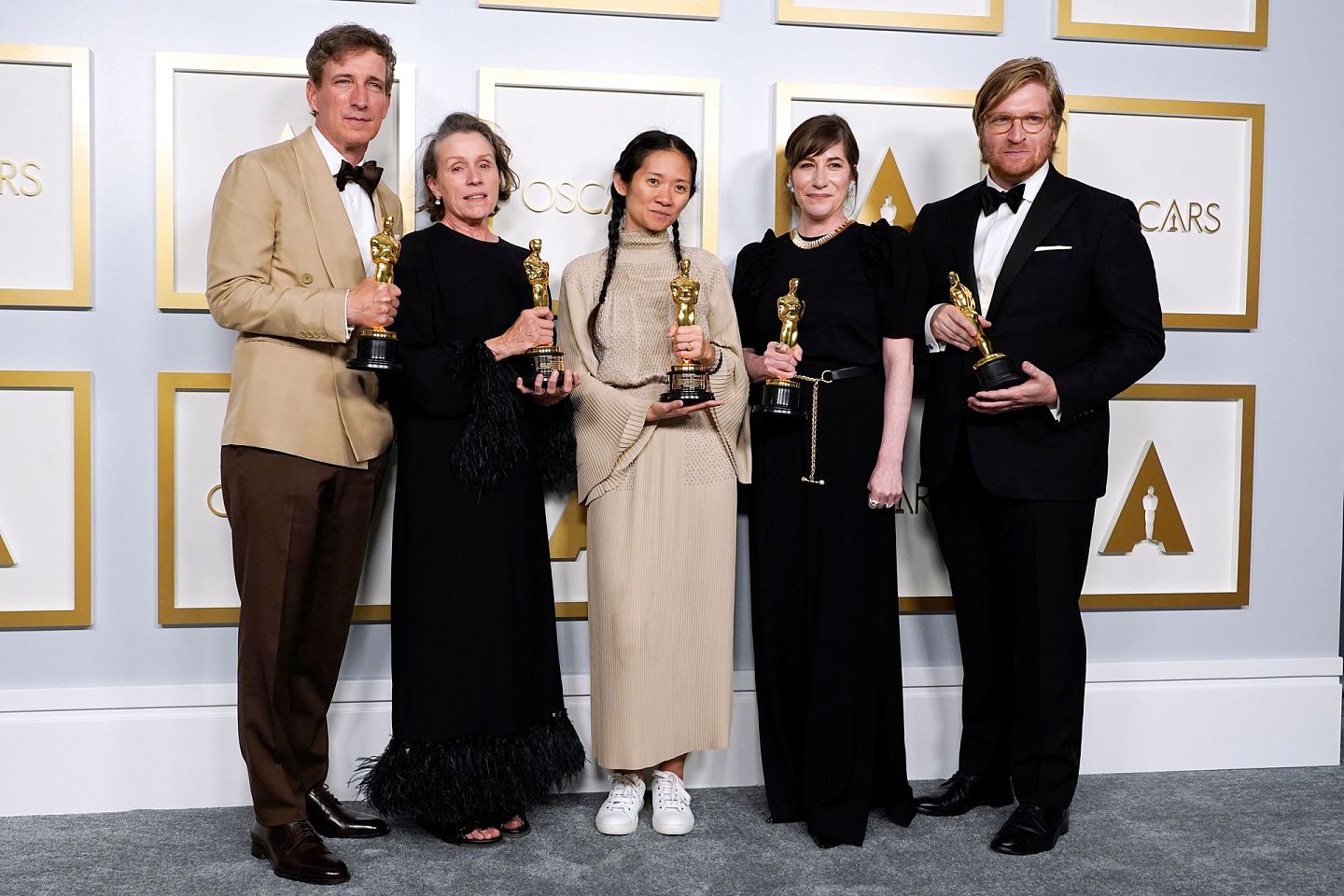 《无依之地》夺得第93届奥斯卡最佳影片、最佳导演和最佳女主角奖，图中为导演赵婷。（Reuters）