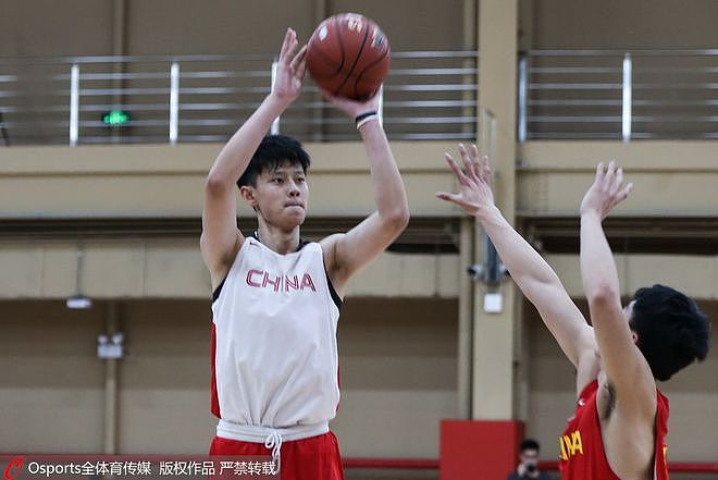 中国18岁小将冲击NBA！曾凡博放弃大学加入发展联盟！他能不能别回来了？