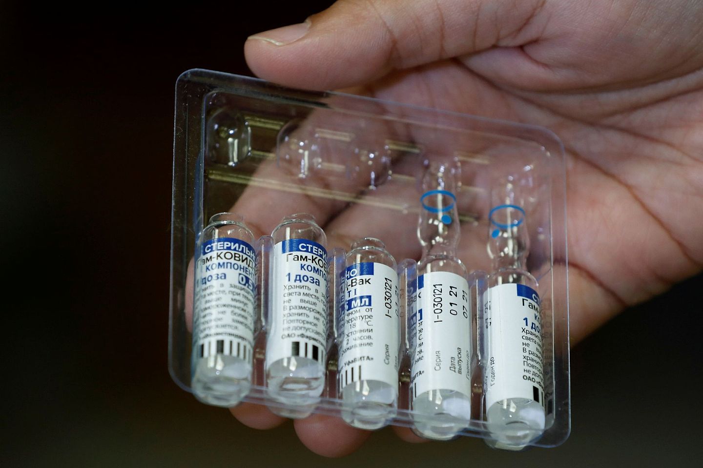 4月4日，巴基斯坦一间医院展示俄罗斯卫星V疫苗。（Reuters）