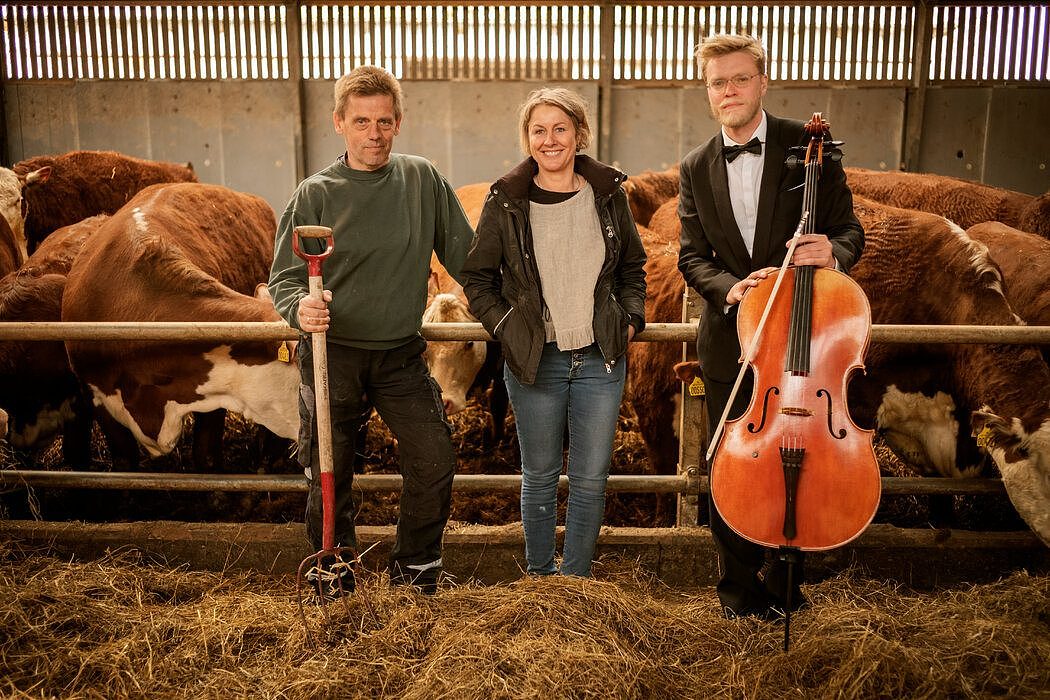 左起：牧场主莫根斯和路易丝·豪加德，以及创立斯堪的纳维亚大提琴学校的雅各布·肖。