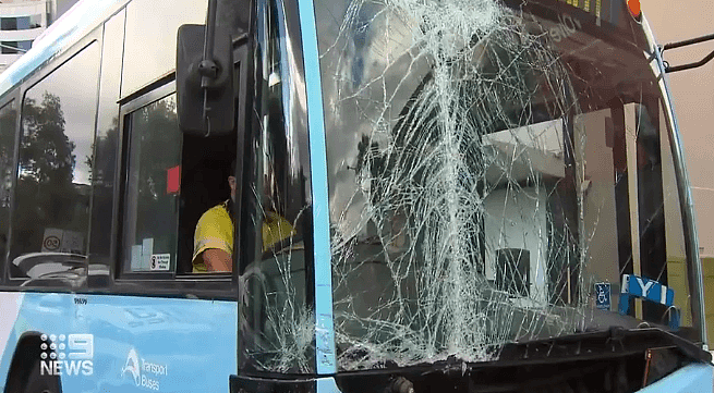 悉尼宝马男涉闯红灯撞上巴士，同车女乘客当场死亡！肇事者被正式起诉（组图） - 2