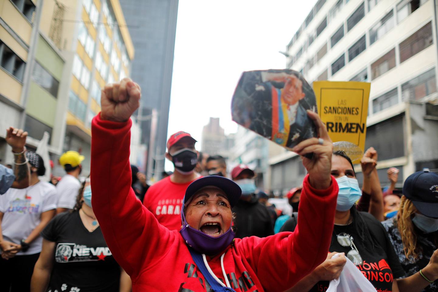 图为5月1日，委内瑞拉总统马杜罗的支持者在该国首都加拉加斯游行。 （Reuters）
