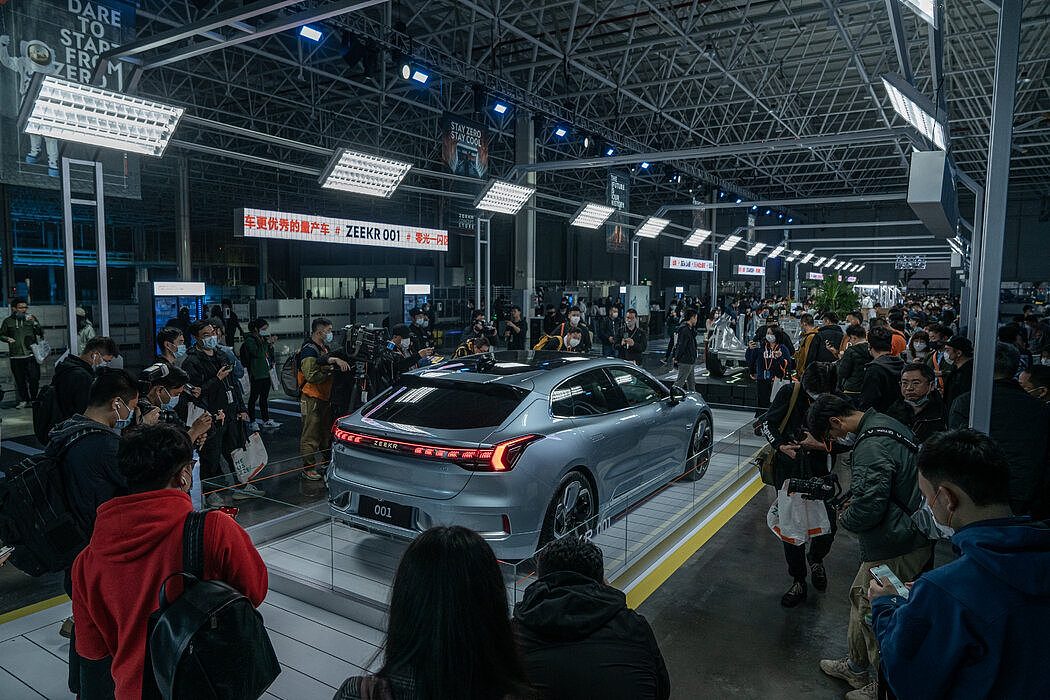 与一些中国竞争对手不同的是，极氪背后的公司吉利是一家经验丰富的汽车制造商。