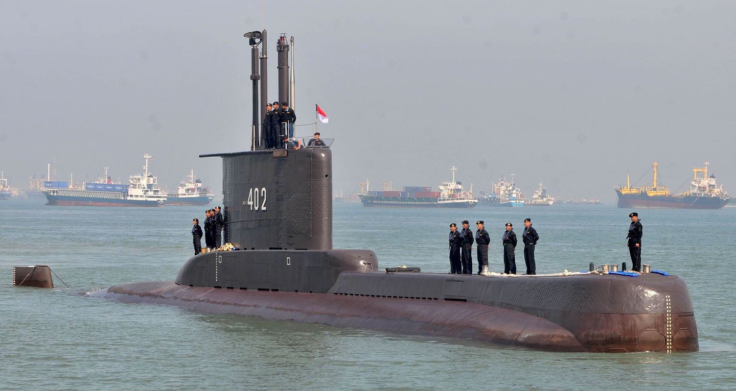 印尼海军的“南伽拉”号潜艇是一艘有40年舰龄的老舰，制造该舰的船厂现已被克虏伯集团收购，该船此后又在21世纪接受韩国改造。（Reuters）