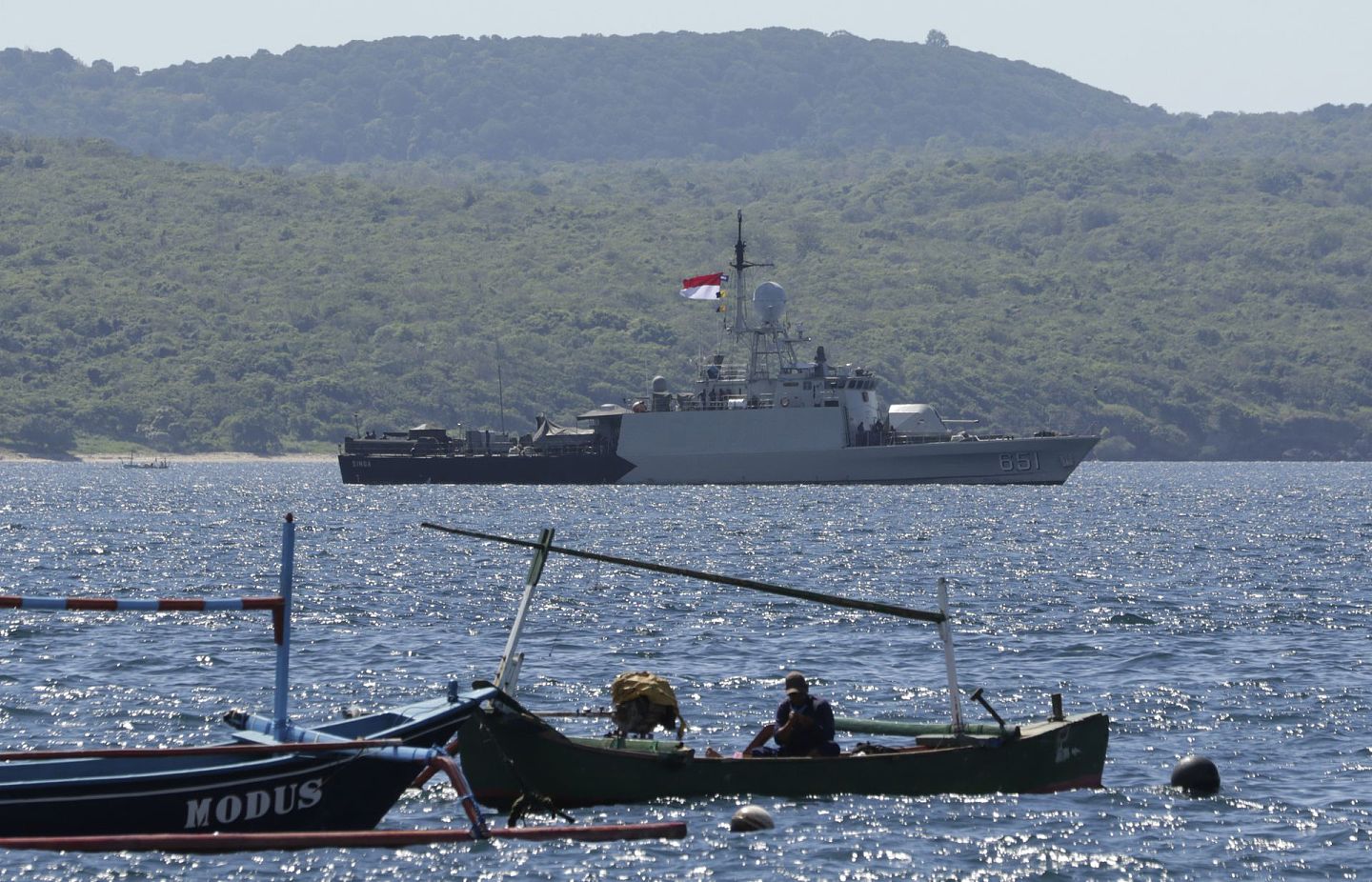 在潜艇未能抵达汇合点之后，印尼海军迅速出动，他们已经预感到了某种结果。（美联社）
