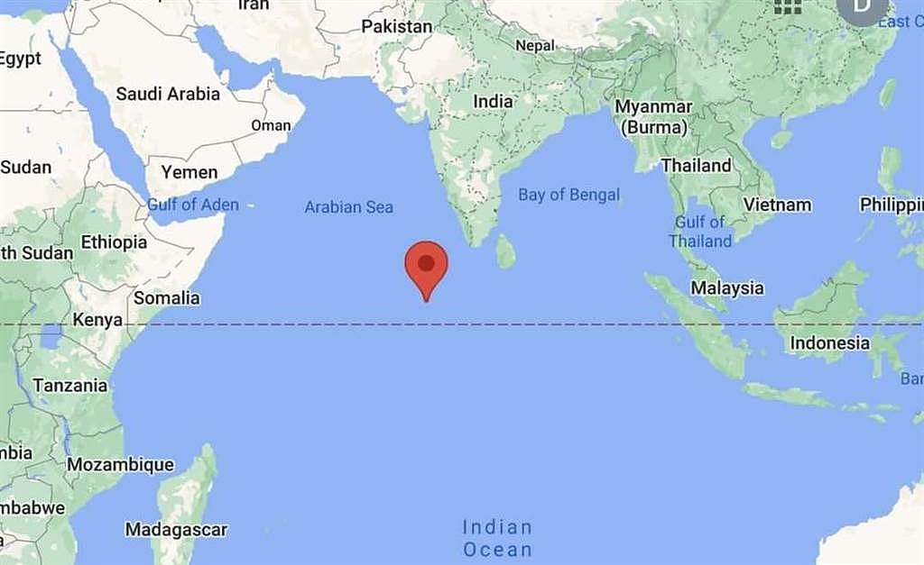 大陆长征5号火箭残骸于台北时间9日上午10时24分坠落于北纬2.65度、东经72.47度的印度洋海域。 （图／推特@Liptonfindx)
