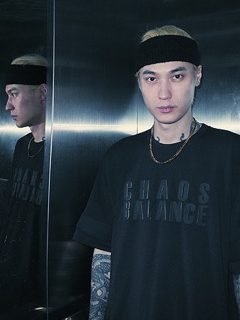 ▲▼李小璐回应新恋情，高大男被肉搜是Rapper。 （图／翻摄自微博）